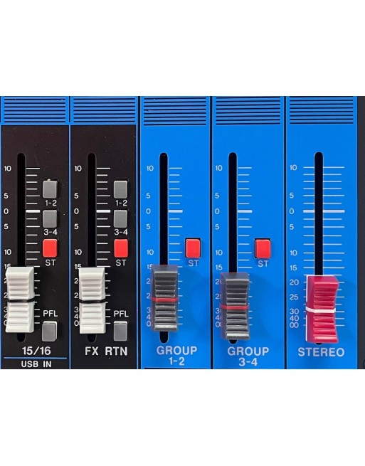 OFERTA Mezcladora estereo pasiva 16 canales con efectos