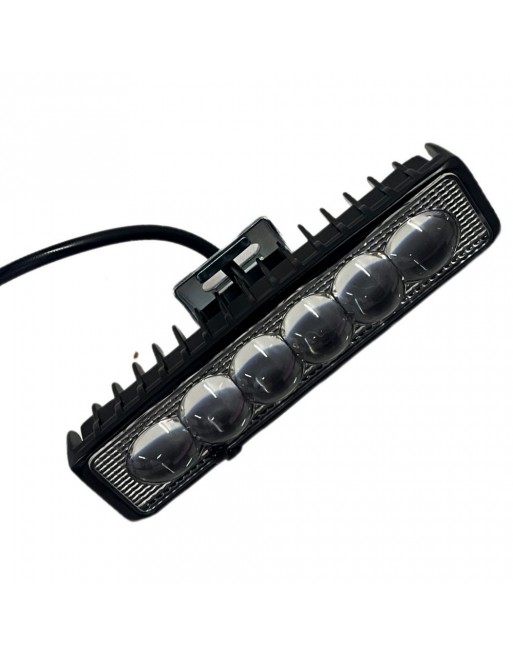 Luz auxiliar con 6 LEDs de alto brillo