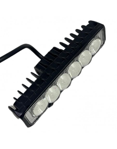 Luz auxiliar con 6 LEDs de alto brillo