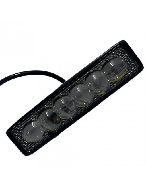Luz auxiliar con 6 LEDs de alto brillo