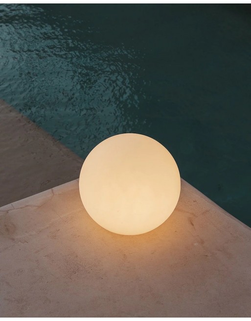 Esfera LED RGB 25cm para decorar jardines albercas terrazas