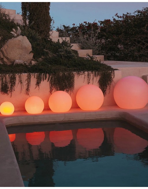 Esfera LED RGB 45cm para decorar jardines albercas terrazas