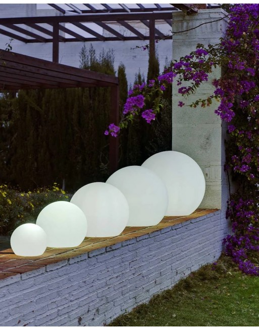 Esfera LED RGB 45cm para decorar jardines albercas terrazas