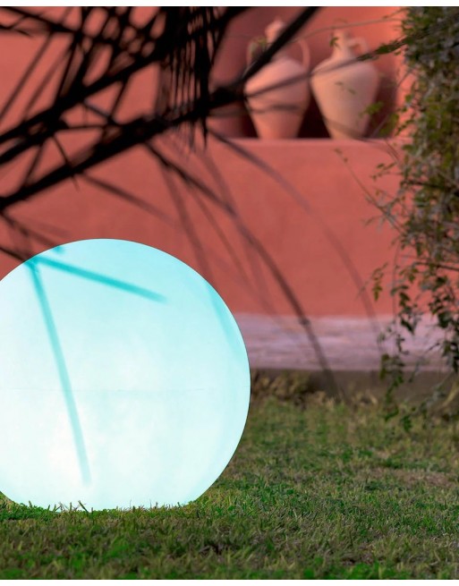 Esfera LED RGB 65cm para decorar jardines albercas terrazas