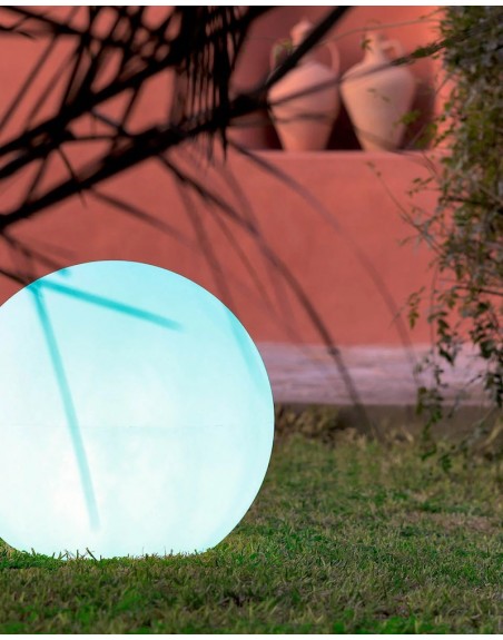 Esfera LED RGB 65cm para decorar jardines albercas terrazas